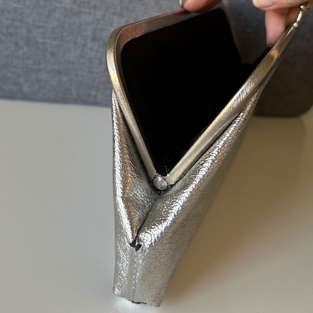 VINTAGE Mid-Century Modern 1950's Silver Foil Clutch Purse - Picture 3 of 9